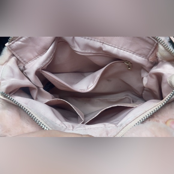Guess Factory soft faux fur pink crossbody bag. Includes adjustable 10” strap. - Picture 6 of 6